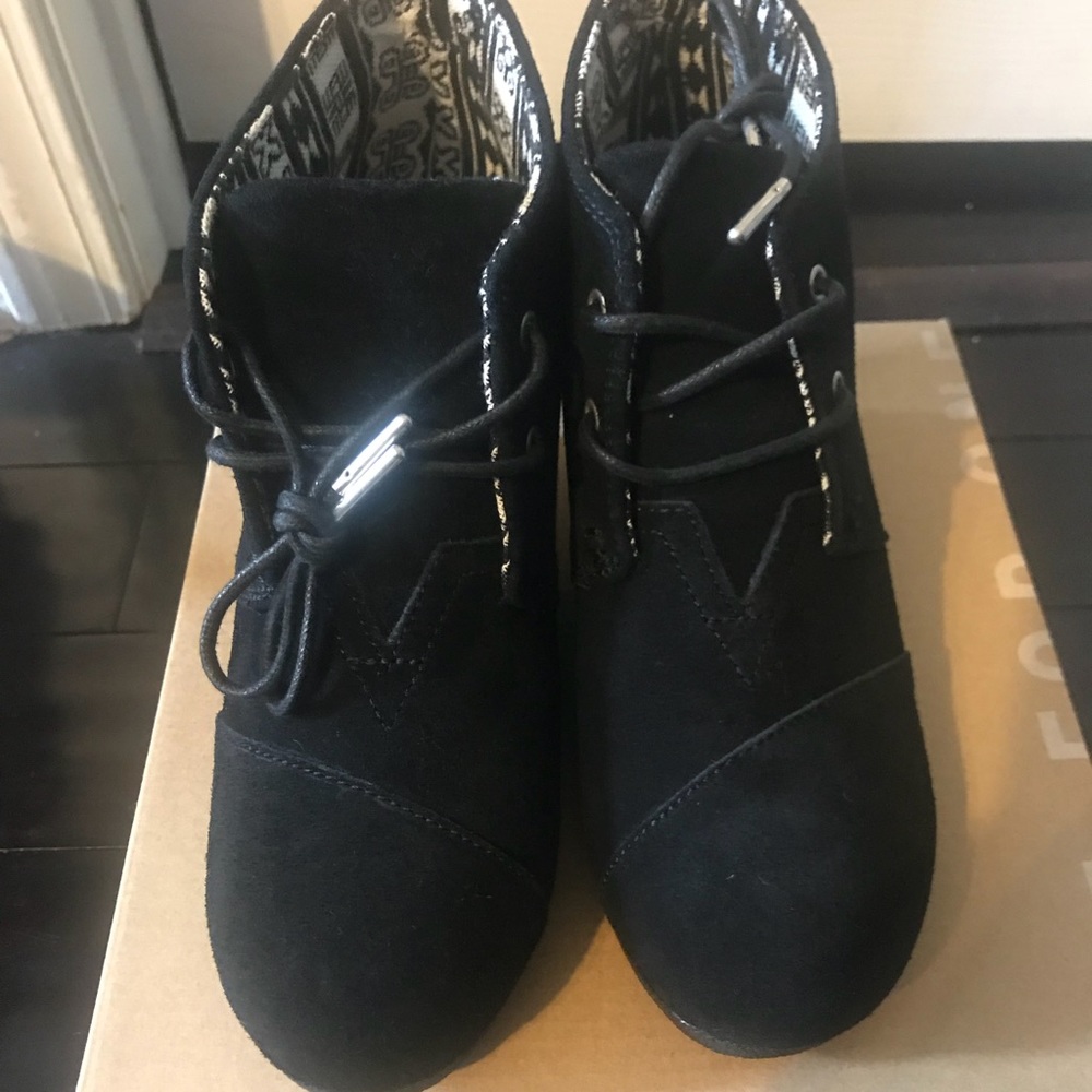 COPY - Black Tom Wedges